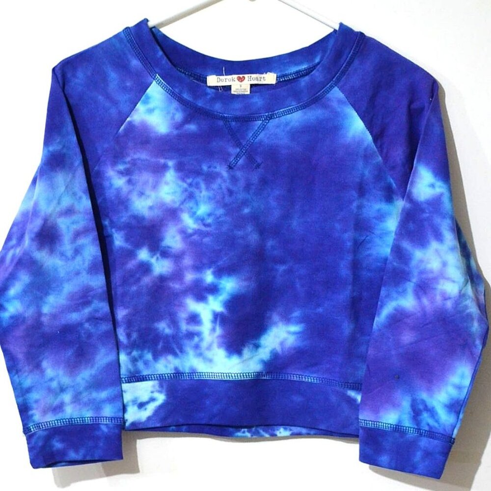 Derek Heart Subtle Cloud Tie Dye Crop Waist Sweater,